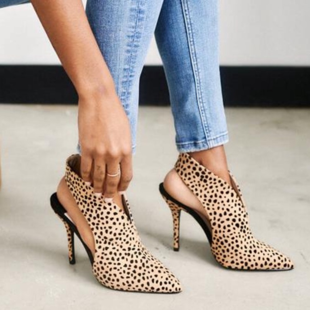 Fabrik - Leopard bootie style heels